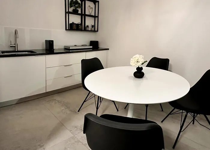 Modern Unit With Ocean View - 1 Komarna