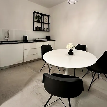 Modern Unit With Ocean View - 1 Komarna