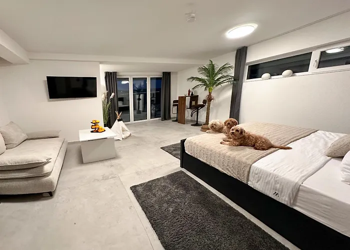 Modern Unit With Ocean View - 1 * Komarna